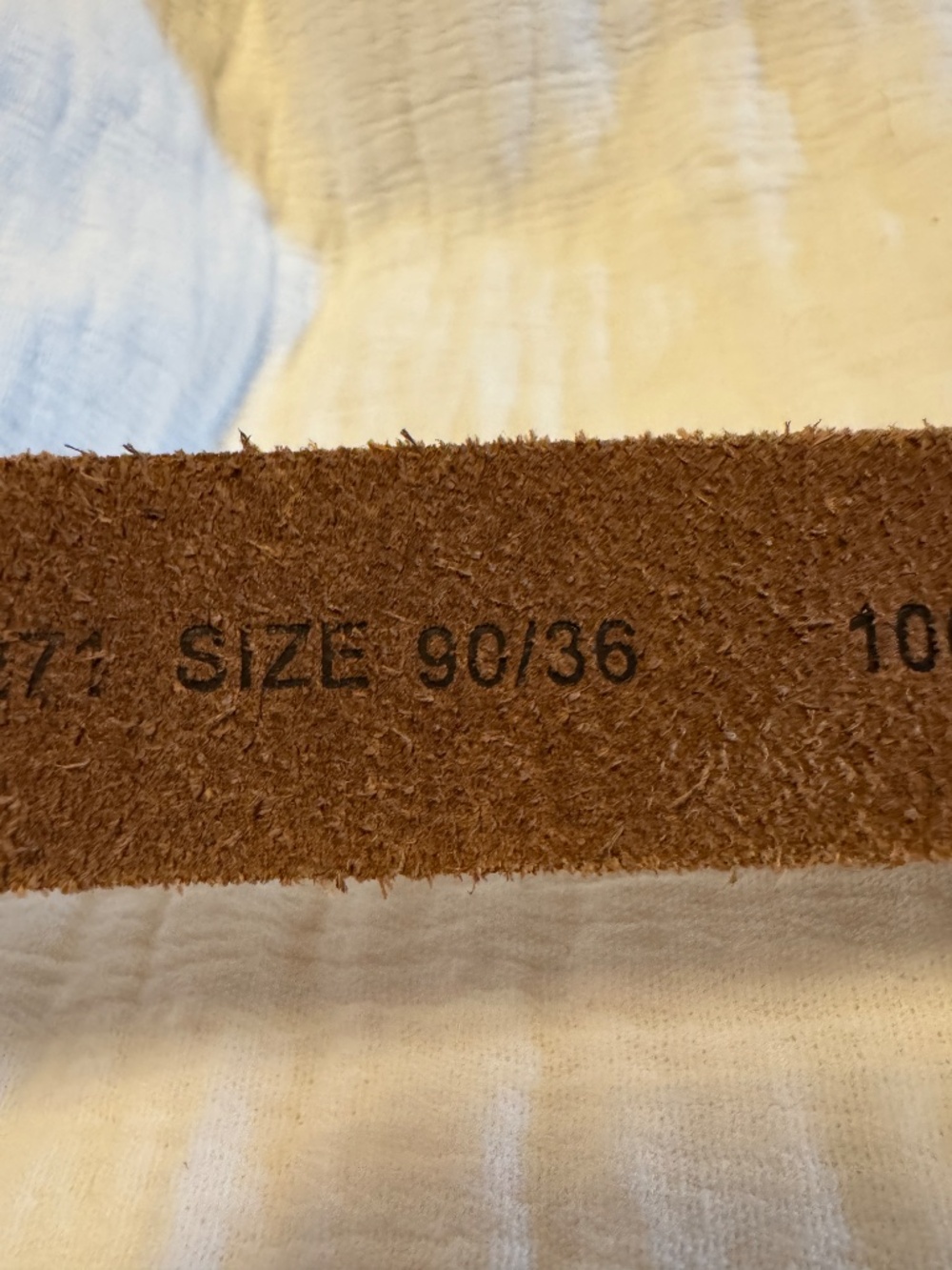 Levi's Brown Leather Floral-Printed Belt with Brass Oval Buckle Size 36 - Picture 8 of 9